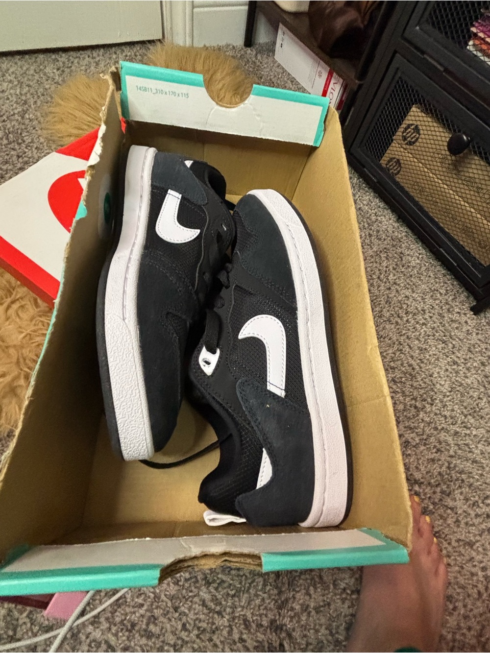 NEW Nike SB Alleyoop GS Black White Skate Shoes Size 6.5Y (Women’s 8)